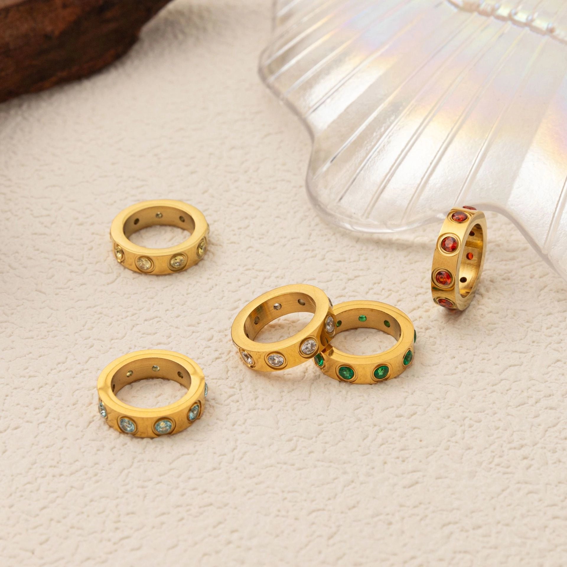 Birthstone Circle Pendant Necklace [8W9UDMKS]