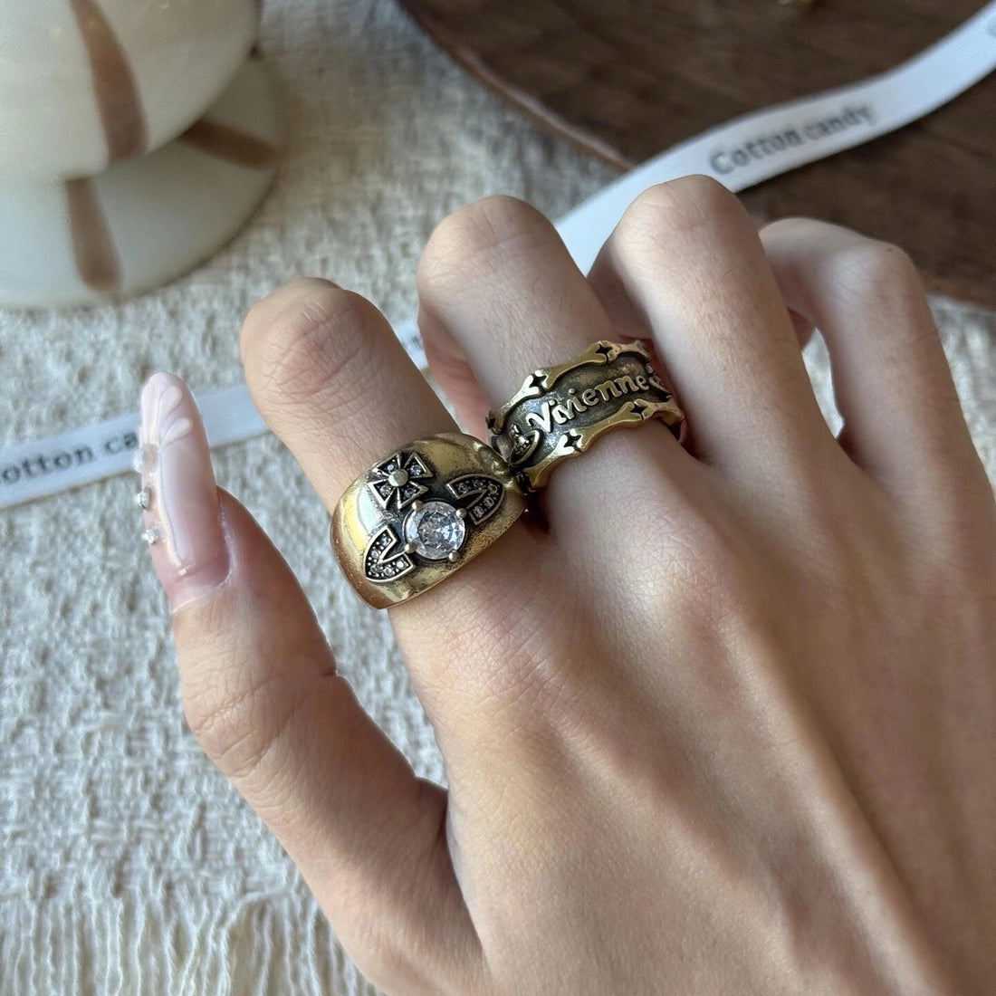 Black Gold Iris Flower Ring Set [W2AJ3M98]