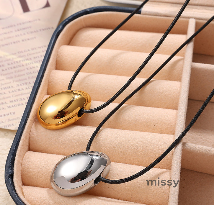 Brandy Pearl Drop Necklace [MI0HLVSV]