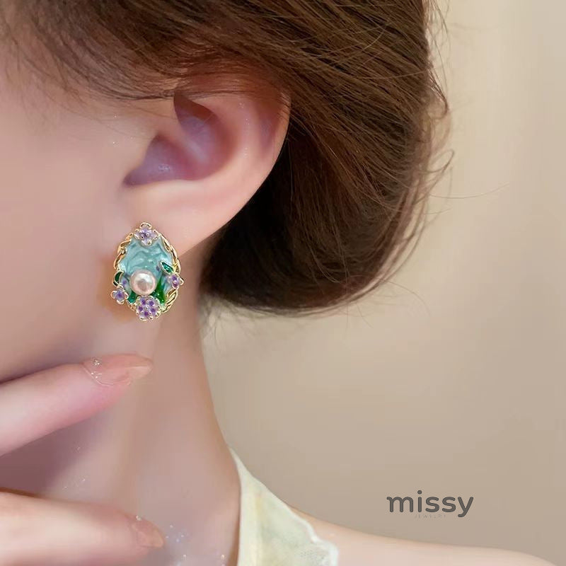 Brecklyn Monet Floral Pearl Earrings [GLBAZFAS]