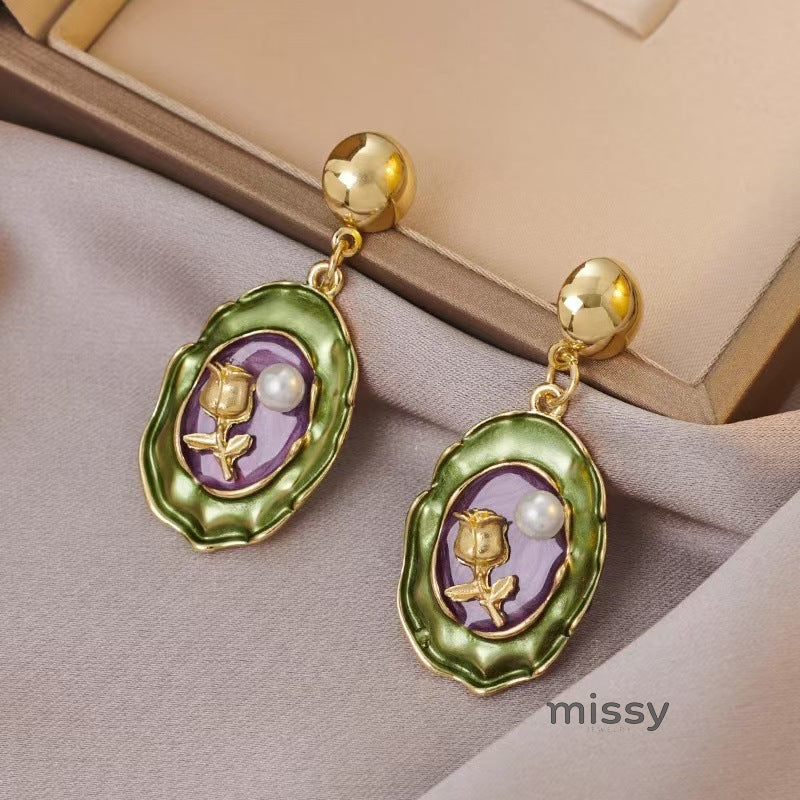 Brennan Baroque Pearl Stud Earrings [0Q5O0N8J]