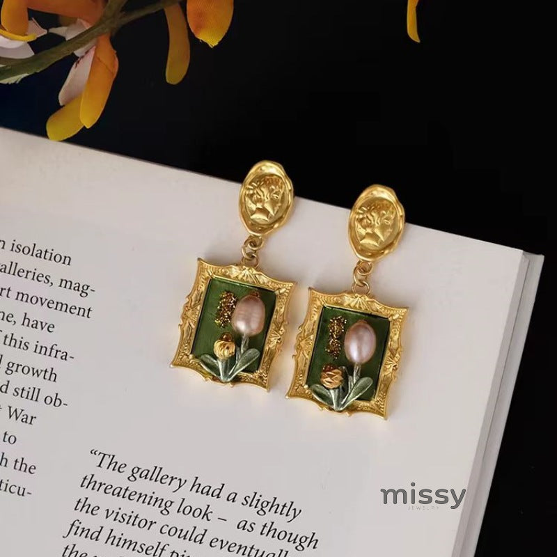 Brennan Baroque Pearl Stud Earrings [F46YFHW1]