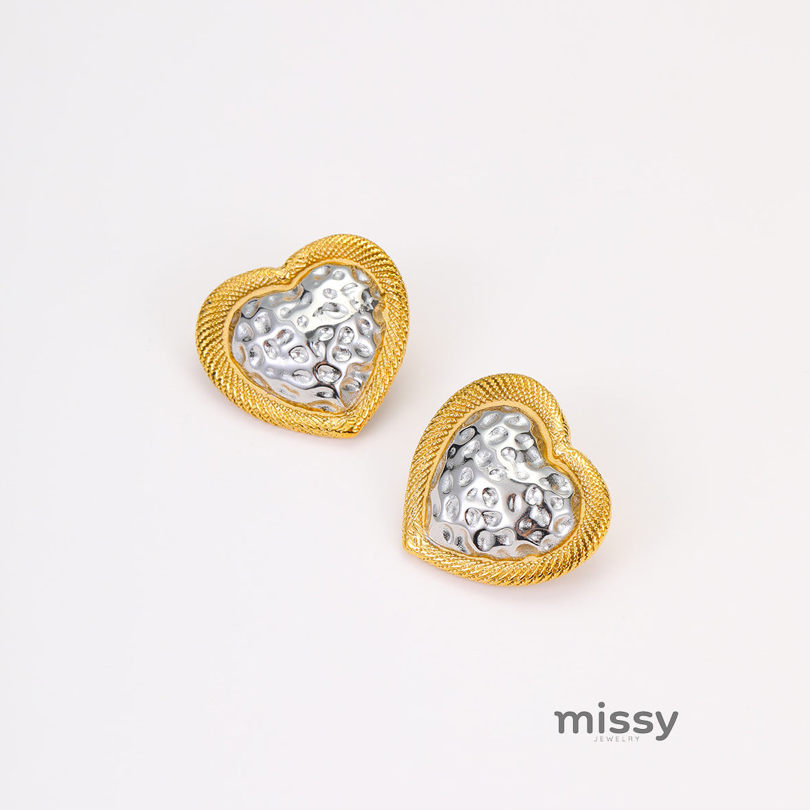 Bria Hammered Heart Stud Earrings [JPRVN1LL]