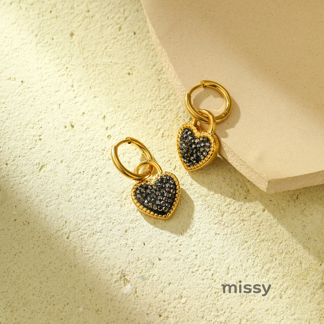 Briseyda Sparkling Heart Stud Earrings [940M08OA]