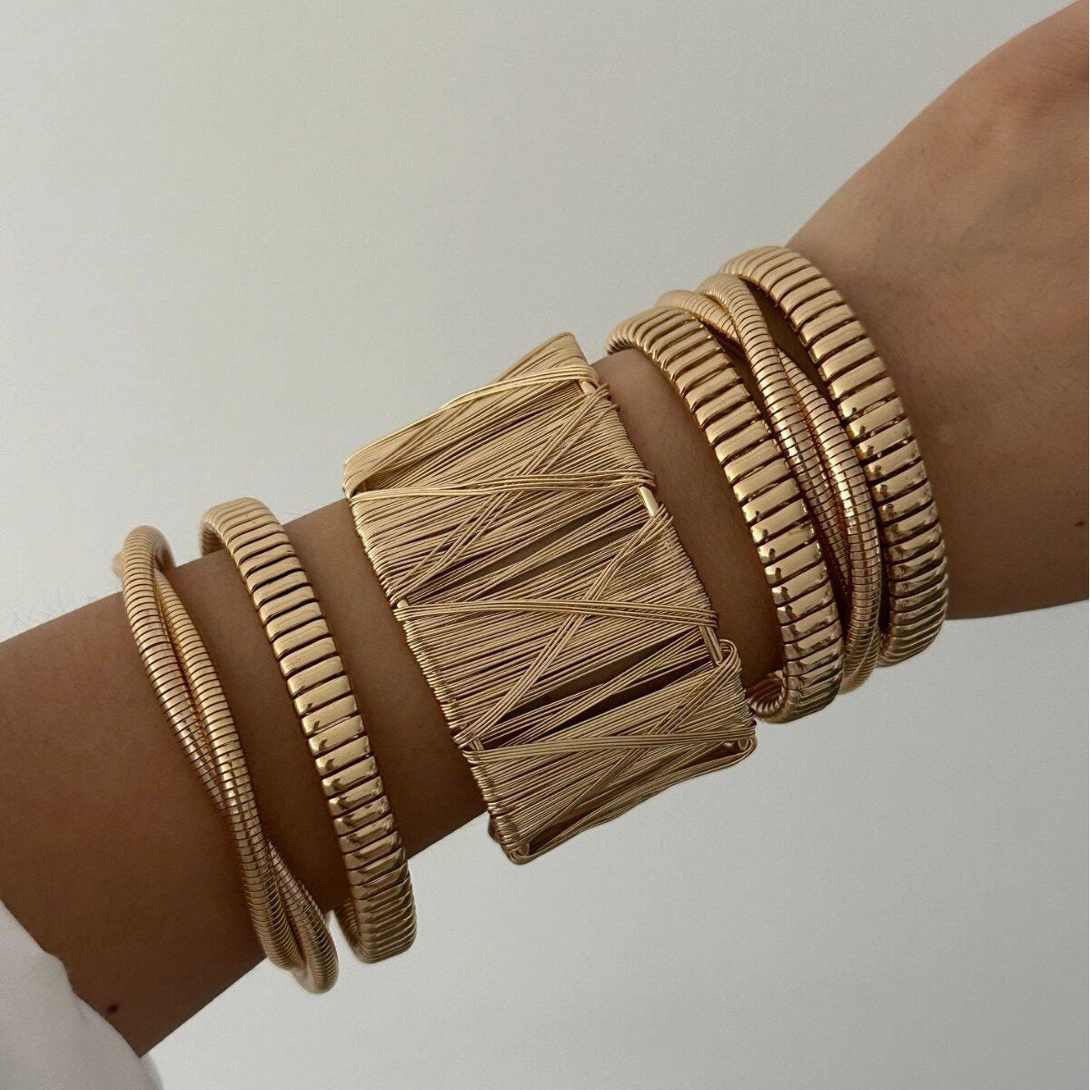 Brushed Gold Cuff Bracelet [C9DXND9Z]