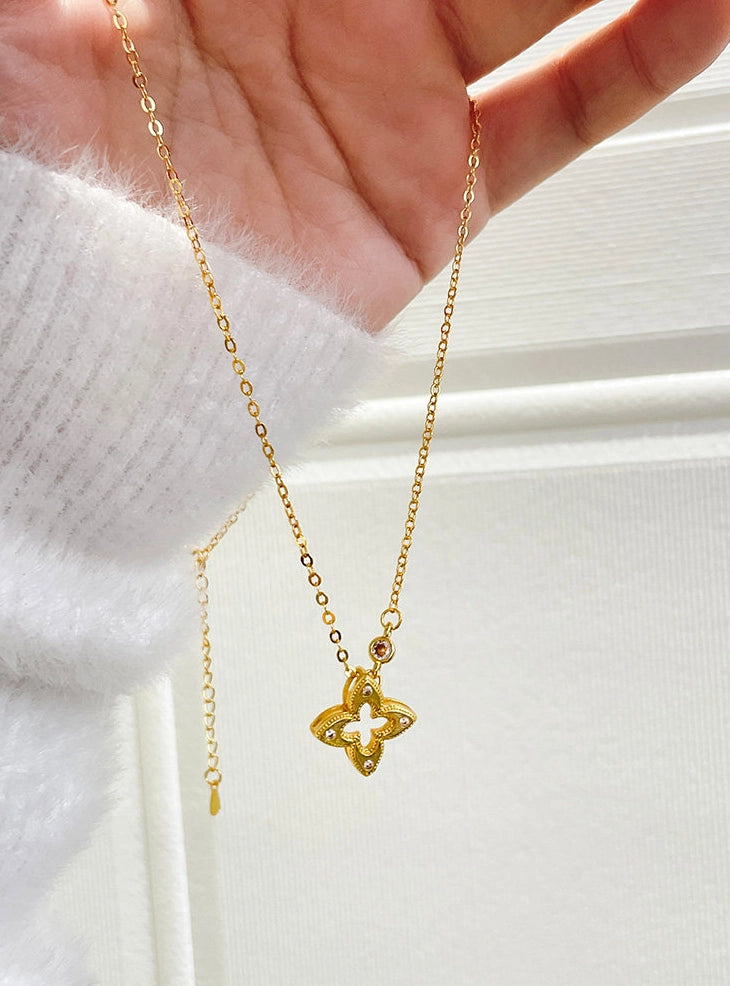 Brushed Gold Flower Necklace [D3L12M5D]