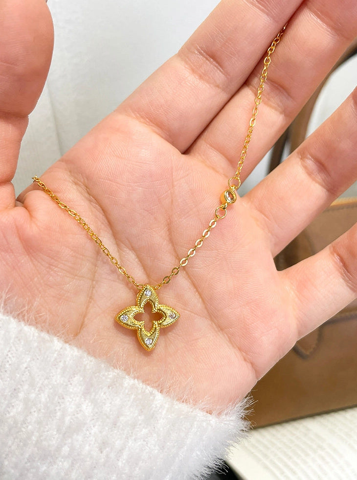 Brushed Gold Flower Necklace [W2A5BDGG]
