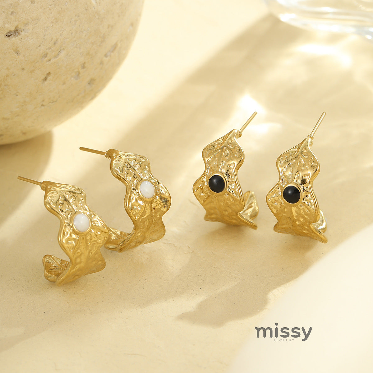 Brynlee Sculpted Hoop Earrings [RN8C5OCH]