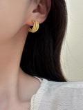 C-Shaped Gold Hoop Earrings [6P5R62GU]