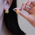 C-Shaped Gold Hoop Earrings [003FWT6C]