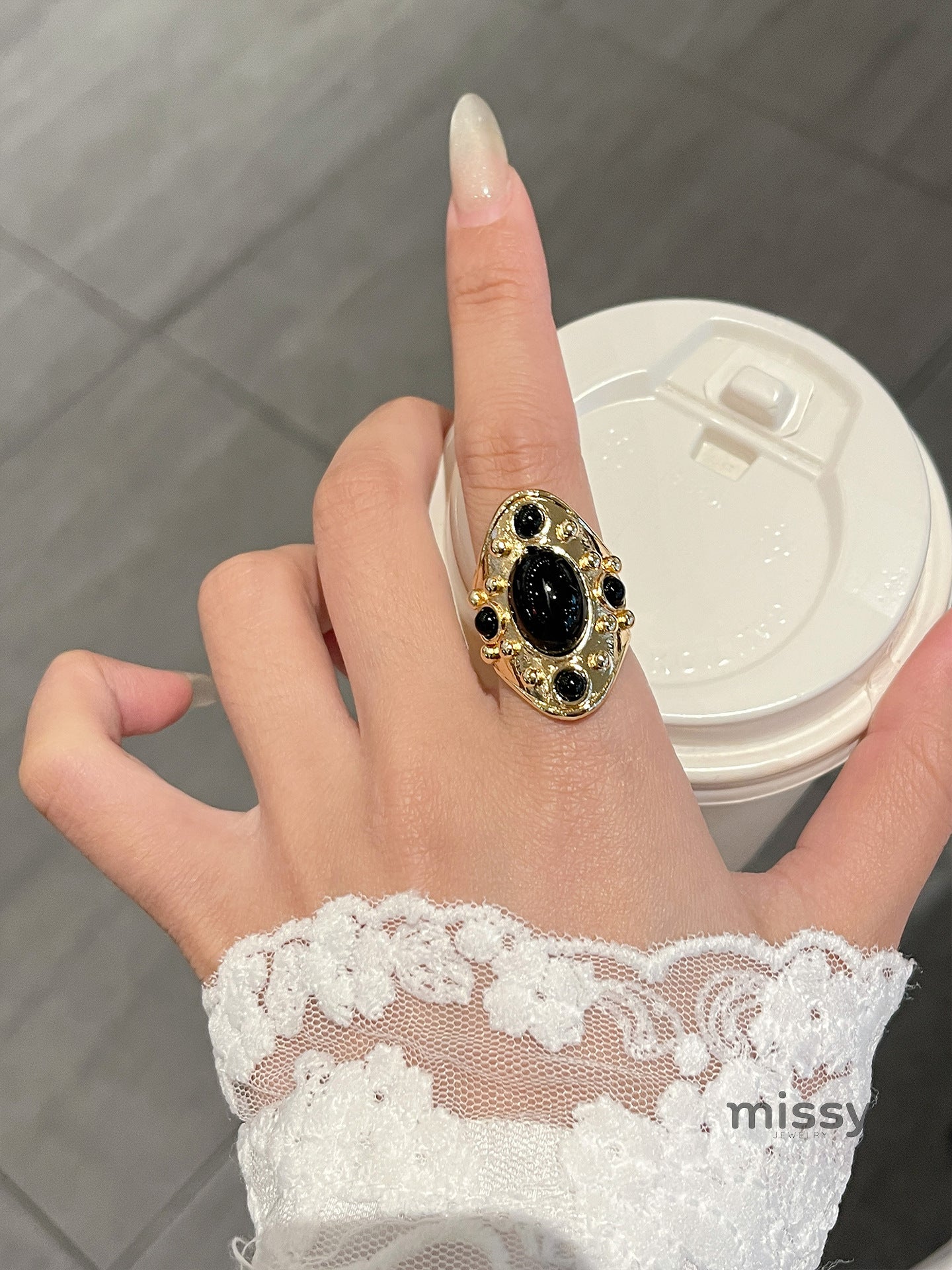 Cambry Vintage Gemstone Ring [UU7VVKKM]