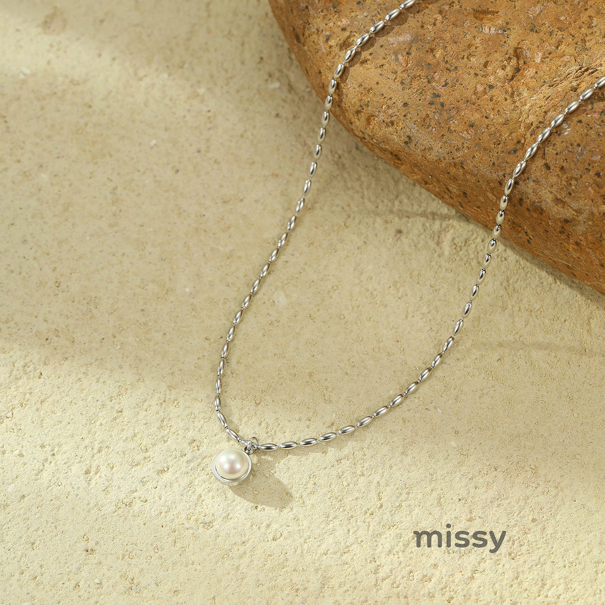 Camden Delicate Pearl Necklace [FK2CDA8U]