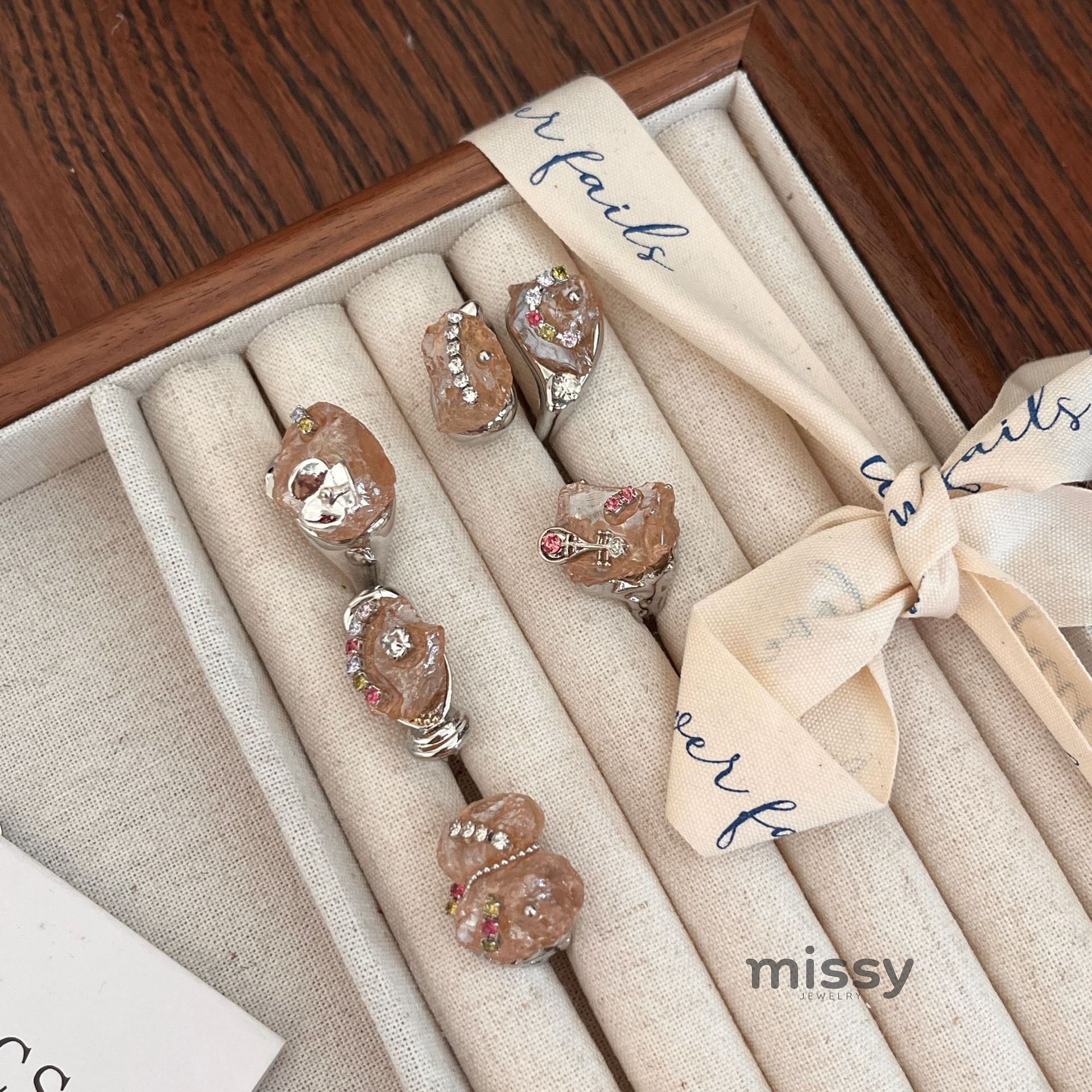 Caylie Maillard Stone Flower Ring [LA0DZROB]