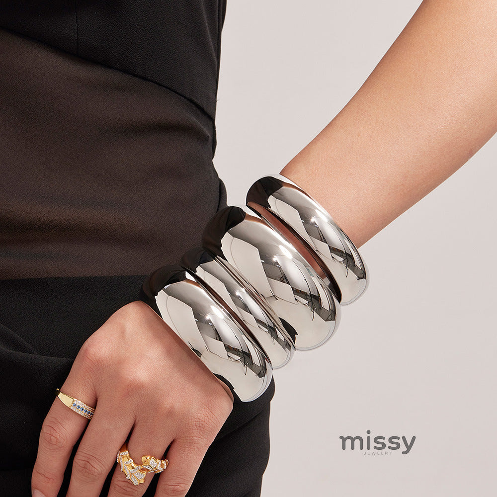 Cecile Polished Cuff Bracelet [K6SQ5PGW]