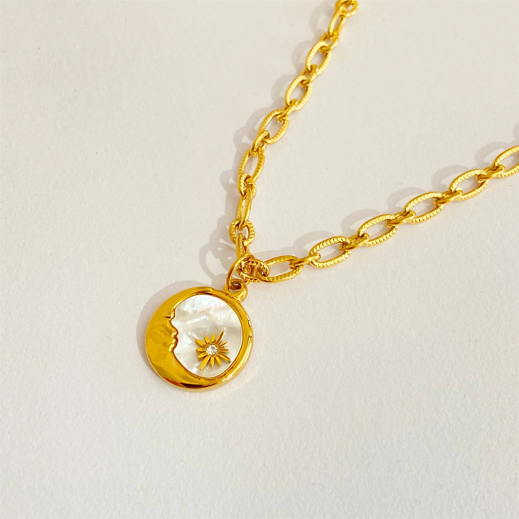 Celestial Coin Layered Necklace [DBIYTO0J]