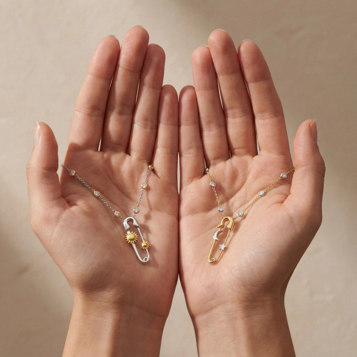 Celestial Pendant Necklace [HNROW6UJ]
