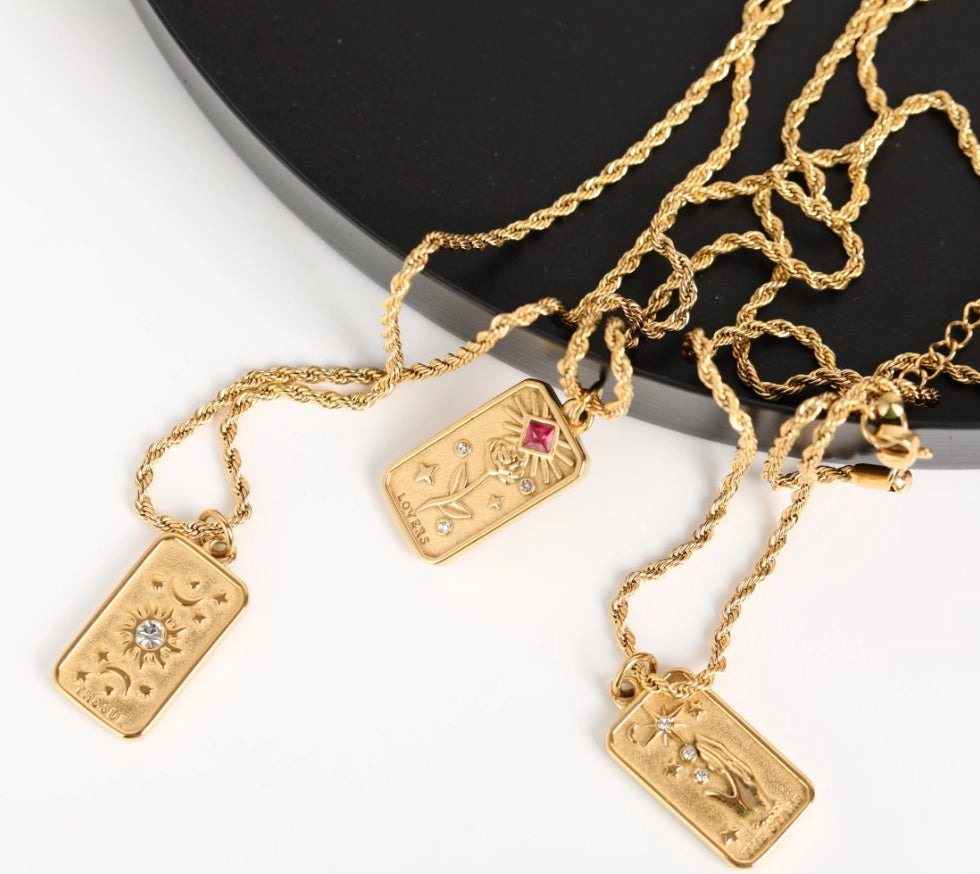 Celestial Relief Pendant Necklace [LC7IXJMY]