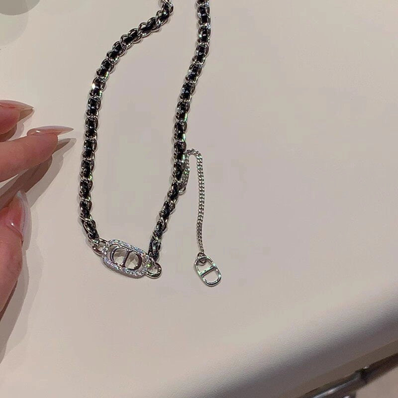 Chain Choker Necklace with Letter Tassel [5W1FDIHN]