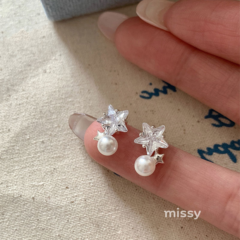 Charleston Star Pearl Earrings [O4OGT40C]