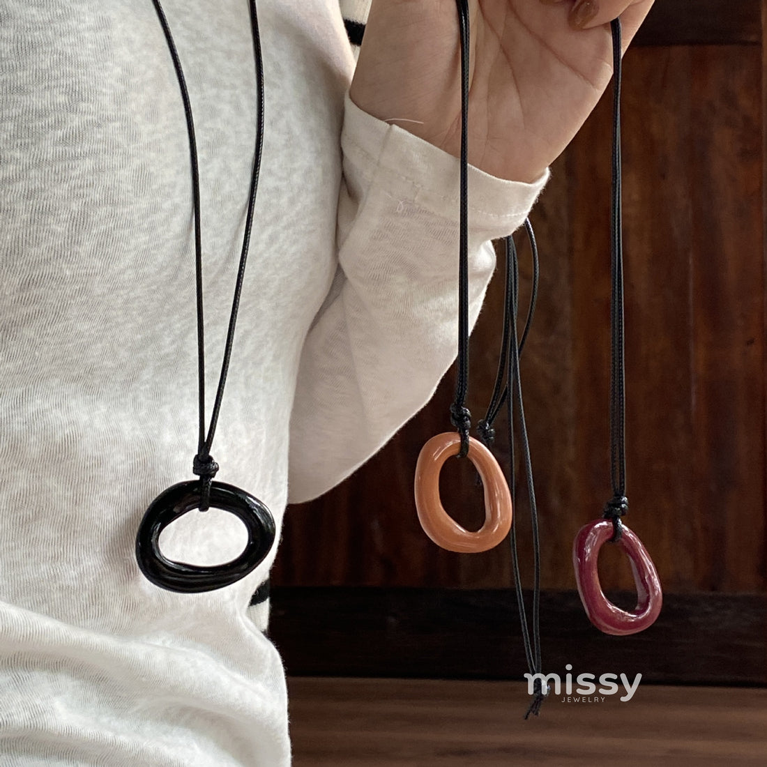 Charley Geometric Pendant Necklace [N2CESR9T]