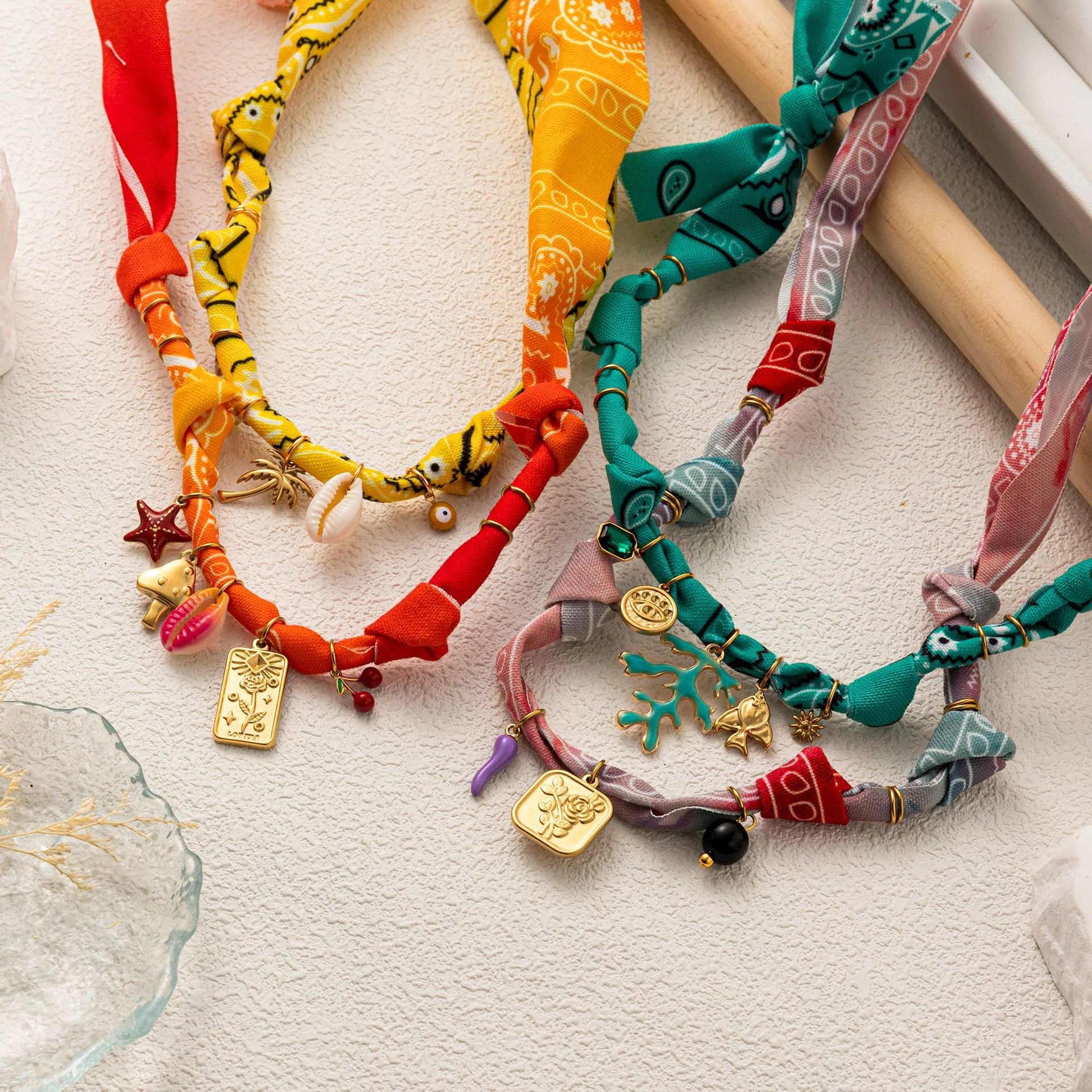 Charm Pendant Cord Necklace [3JOWLGSR]