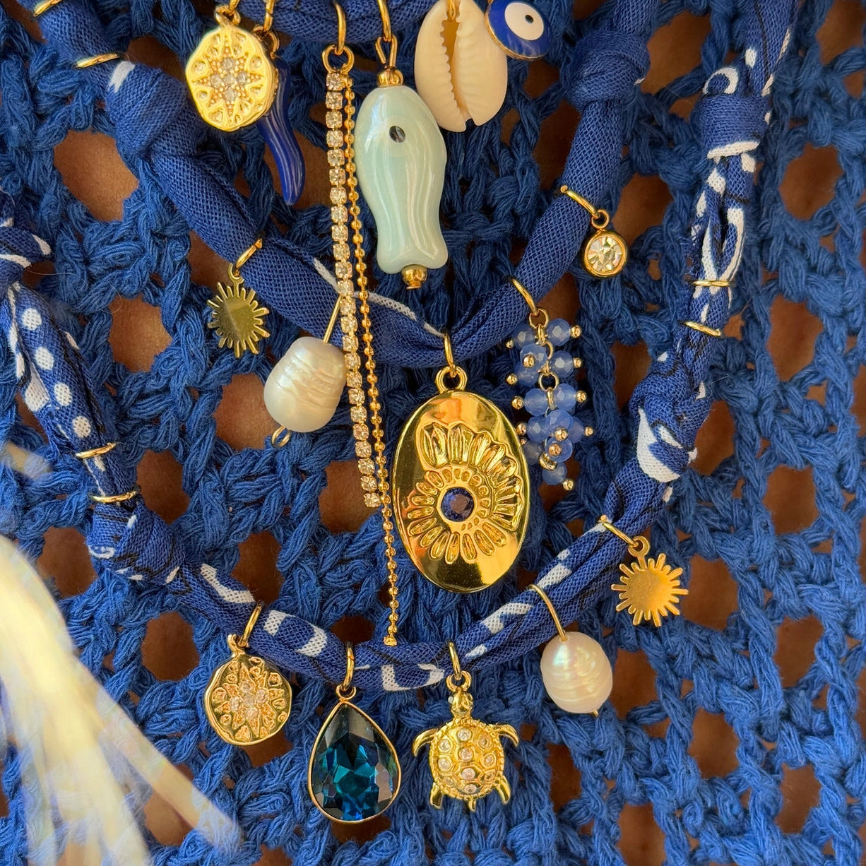 Charm Pendant Cord Necklace [U9H76BTP]