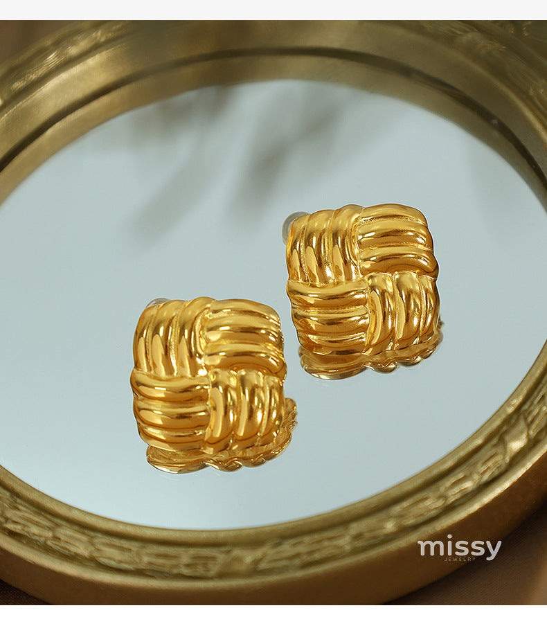 Chelsea Twist Square Earrings [P7YTV9XP]