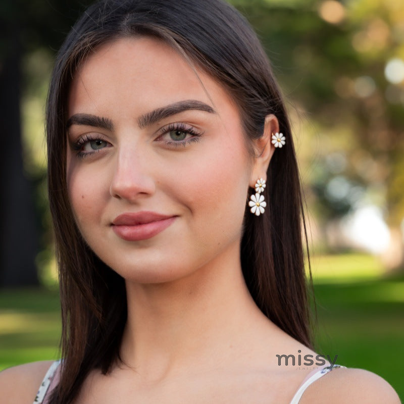 Chyna Daisy Ear Jewels [I7M56BE0]