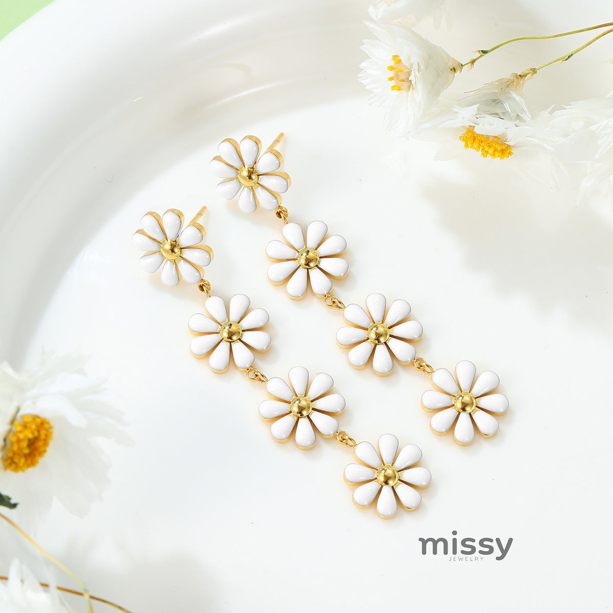 Chyna Daisy Ear Jewels [5TUQ5KI3]
