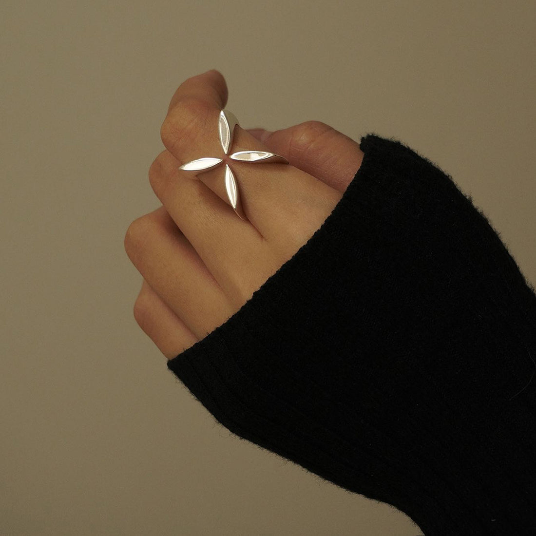 Clarice Crossover Band Ring
