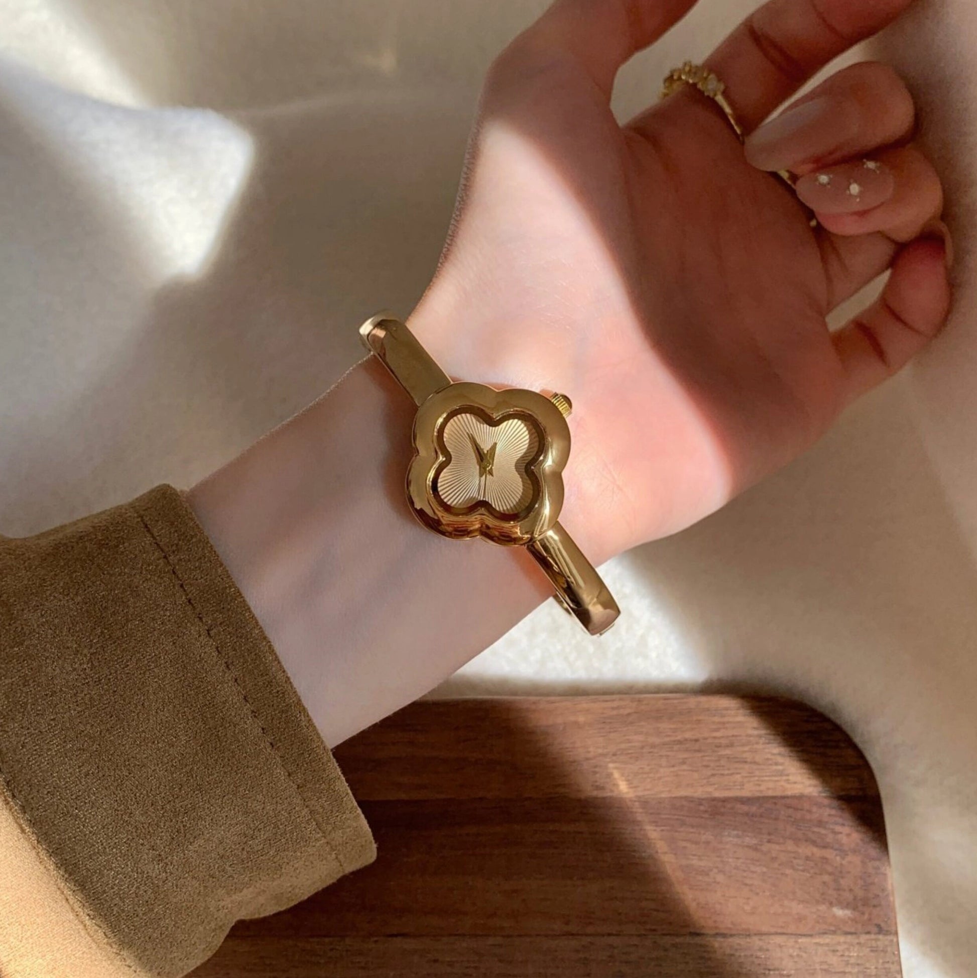 Clover Bracelet Watch [N10CDJL7]