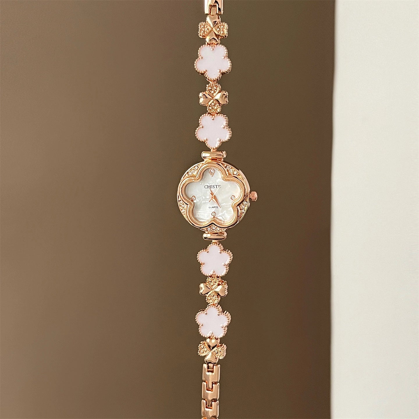Clover Bracelet Watch [KI1GZYWE]