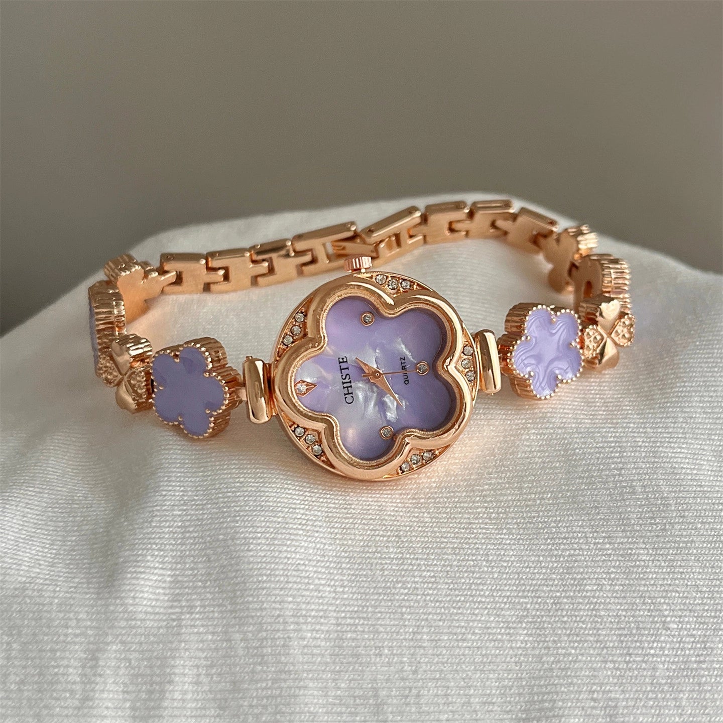 Clover Bracelet Watch [N8AA9UWZ]