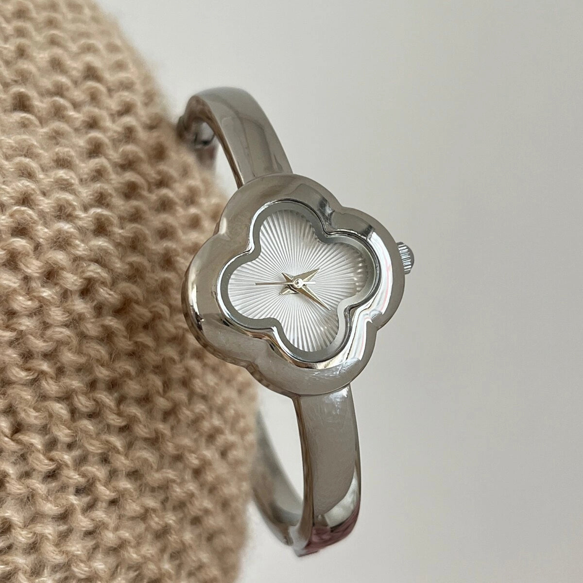 Clover Bracelet Watch [TLWTCV3F]