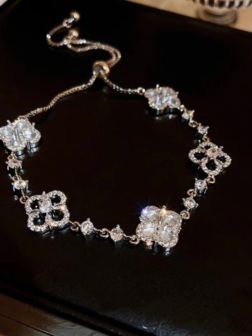 Clover Charm Adjustable Bracelet [6IMMUIZ9]