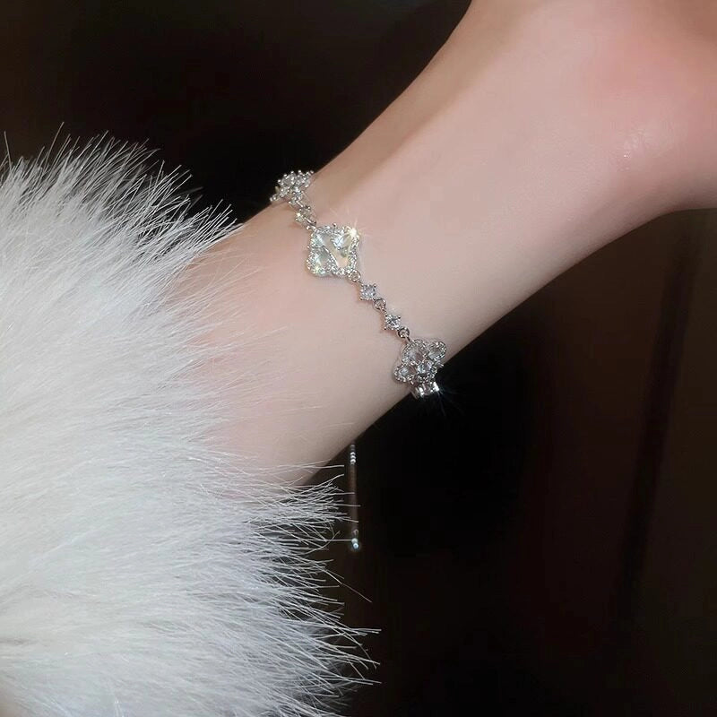 Clover Charm Adjustable Bracelet [0QFNS9IO]