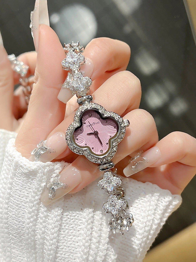Clover Detail Bracelet Watch [MGV5YCAP]