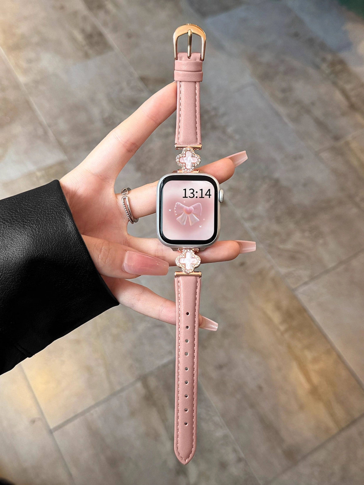 Clover Detail Leather Watch Band [2Q467SJH]