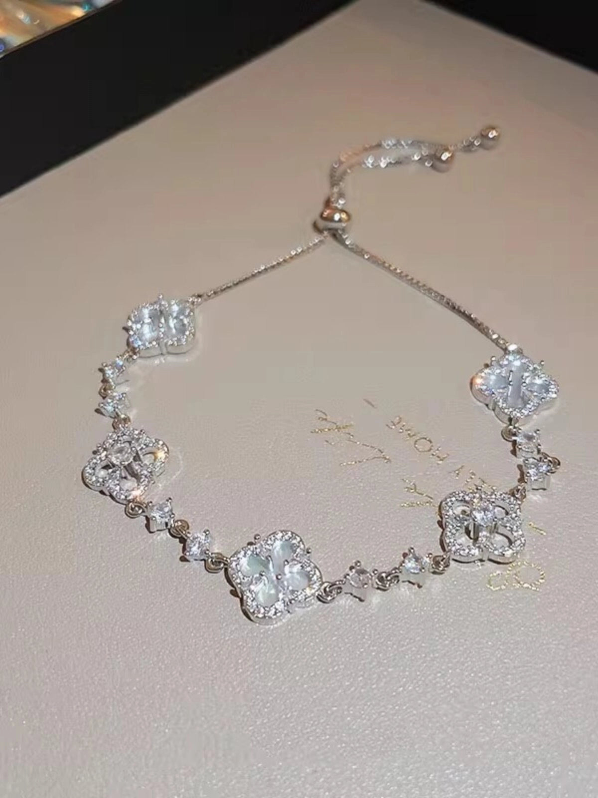 Clover Flower Adjustable Silver Bracelet [7FJM59T9]