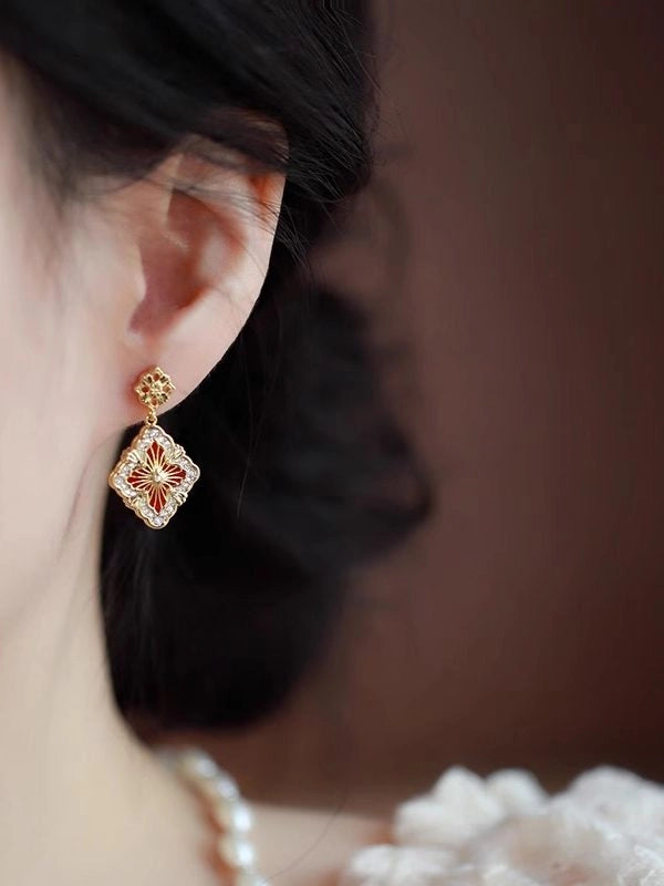 Clover Stud Earrings [XENMN2PC]