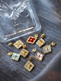 Clover Stud Earrings [SX2XOBUF]