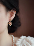 Clover Stud Earrings [AIFMLKGS]