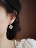Clover Stud Earrings [EEHDKBIJ]