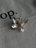 Contrasting Flower Ring [5U9ORAN9]