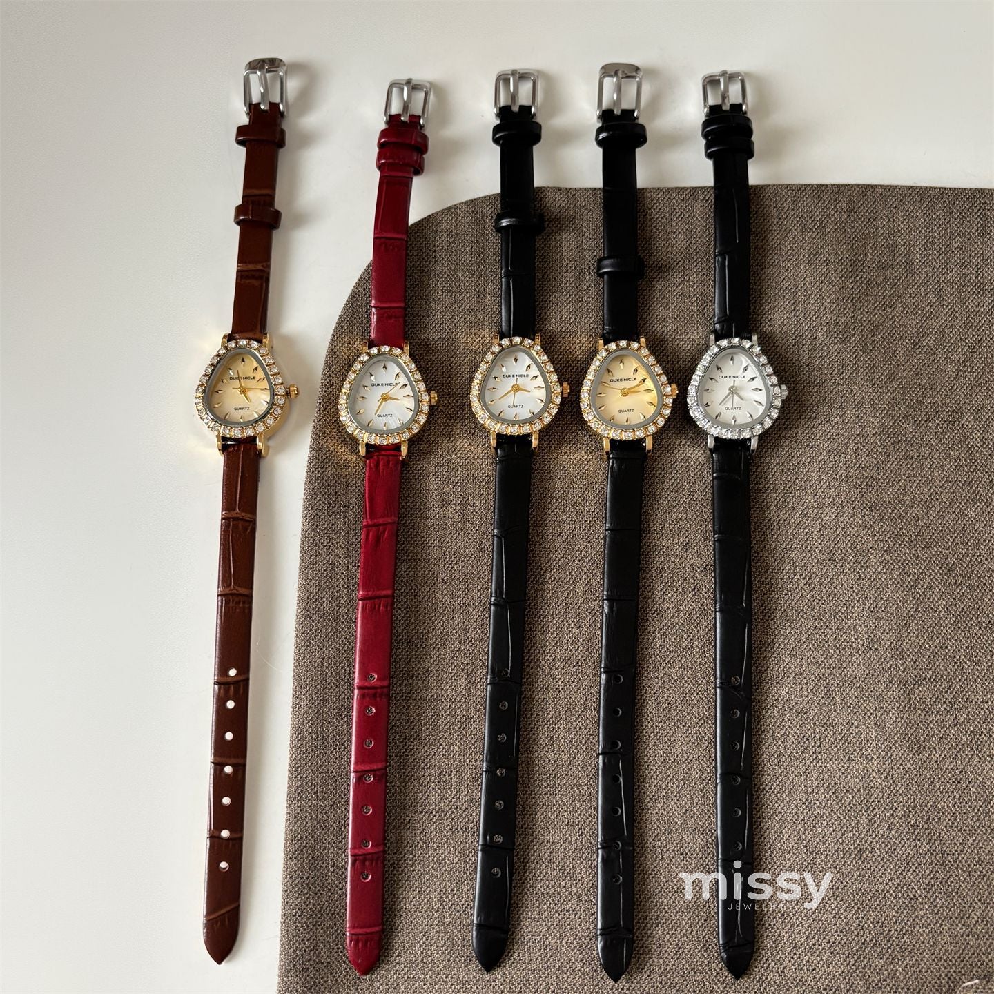 Crimson Snakehead Rhinestone Watch [LQW5YZXP]