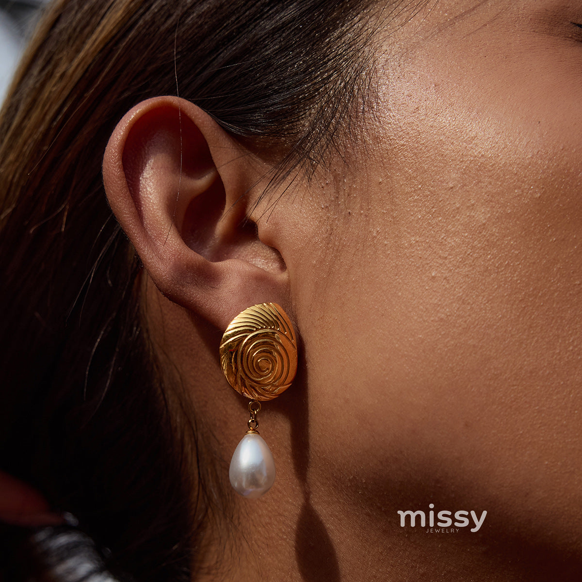 Crimson Stainless Pearl Earrings [LSL4YM4L]