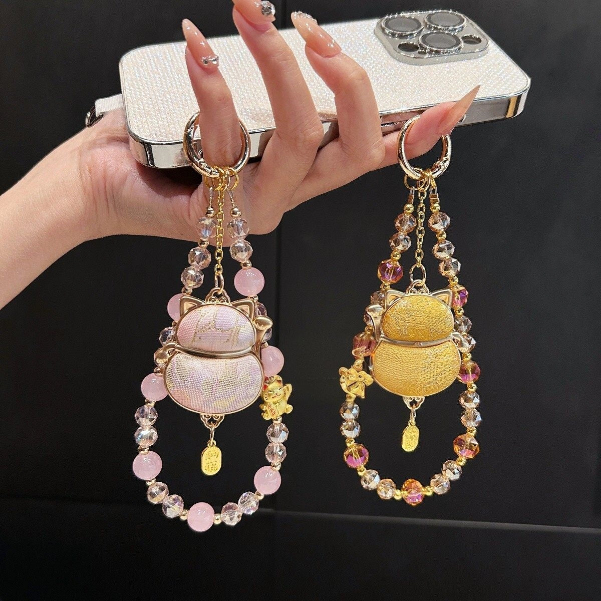 Crystal Fortune Cat Phone Charm [BWCRILFG]