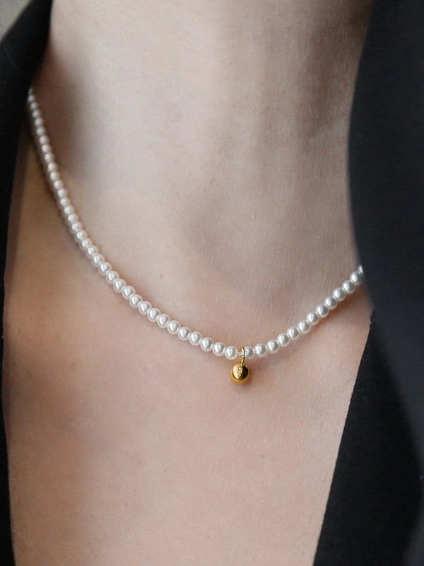 Crystal Pearl and Gold Ball Necklace [02WG0OYG]