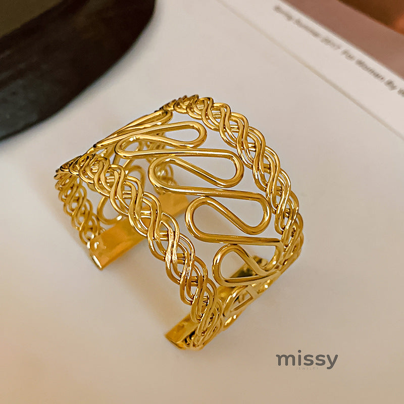 Cyra Statement Cuff Bracelet [D7OCXPU2]