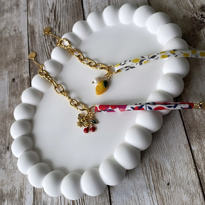 Dainty Charm Pendant Bracelet [44DVJ1IF]